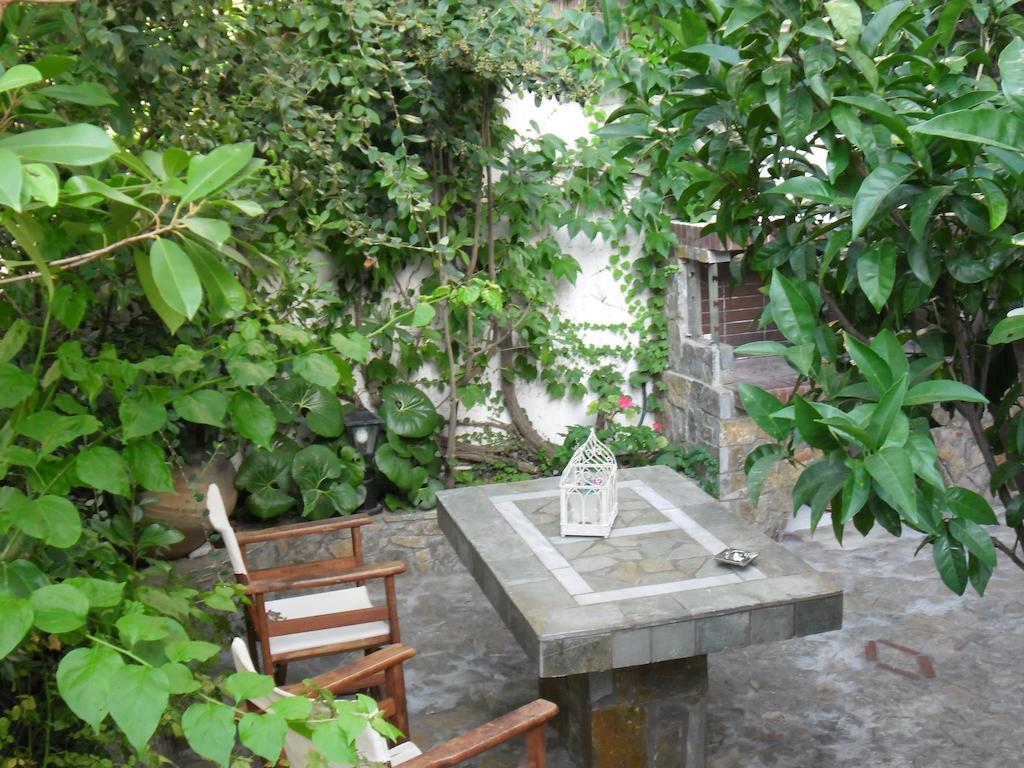 Ferienwohnung Litsa Plomari Zimmer foto